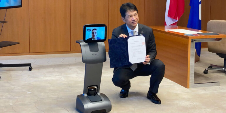 Business startup visa awarded by Ibaraki governor Kazuhiko Ōigawa to Aron Lentsch